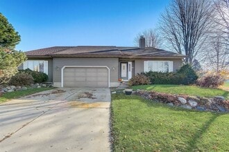 Building Photo - 1633 Sapphire Way