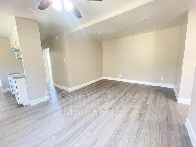 Foto del edificio - 2214 1/2 Reservoir St