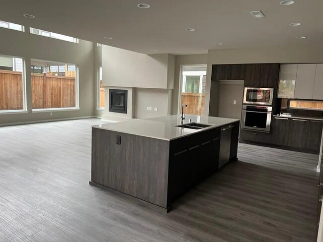 Foto del edificio - 23068 Alder Ln SE