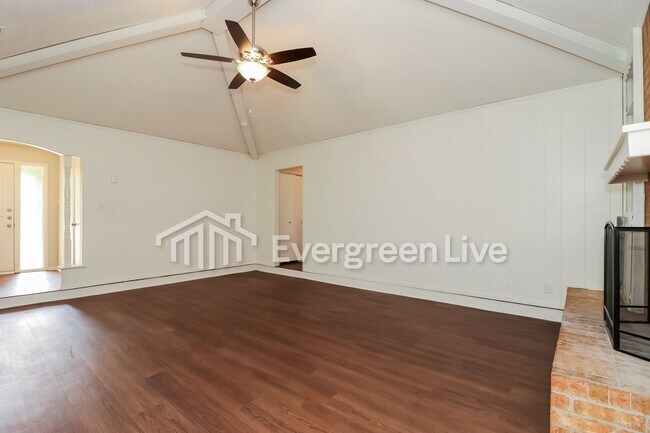 Building Photo - 2417 Meadow Vw