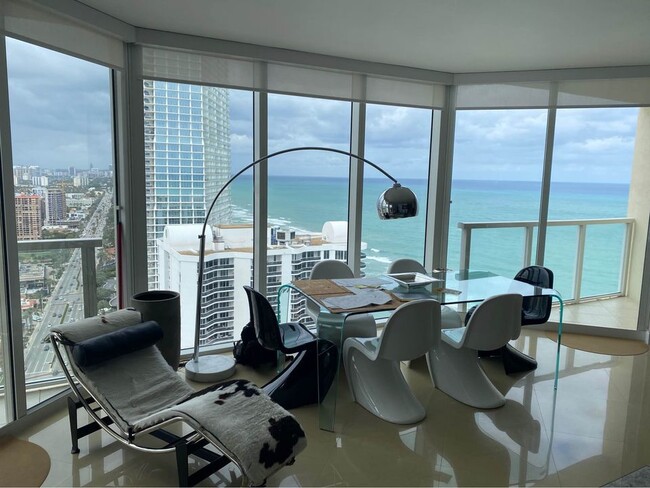 Foto del edificio - 16699 Collins Ave