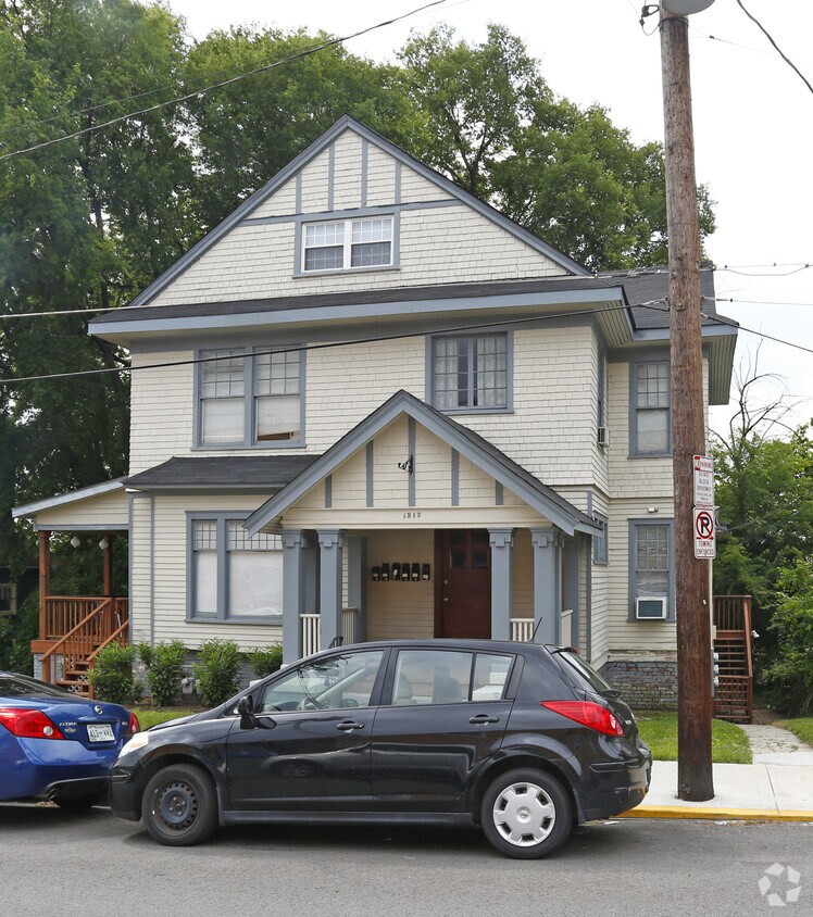 Primary Photo - 1312 Laurel Ave