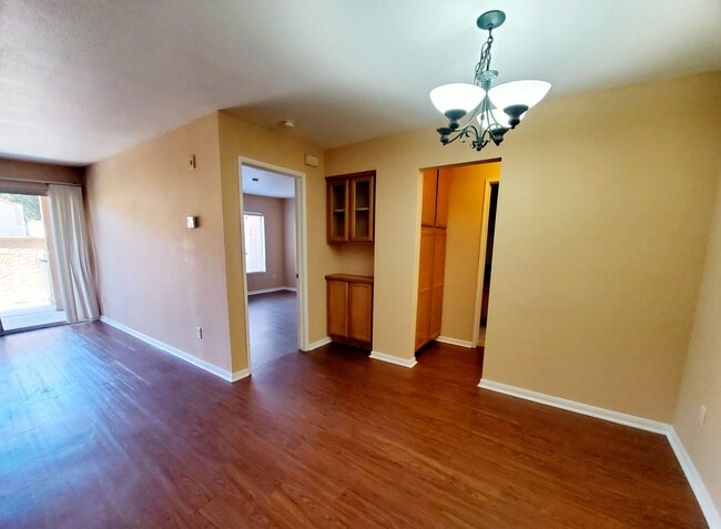 Building Photo - 7180 Shoreline Dr
