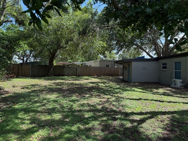 Foto del edificio - ADORABLE 2 BED WINTER PARK RENTAL HOME