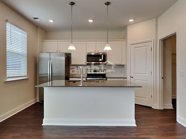 Building Photo - 509 Plumeria Ln