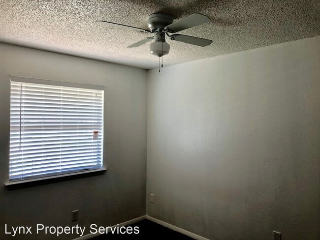 Building Photo - 3400 Lynridge Dr