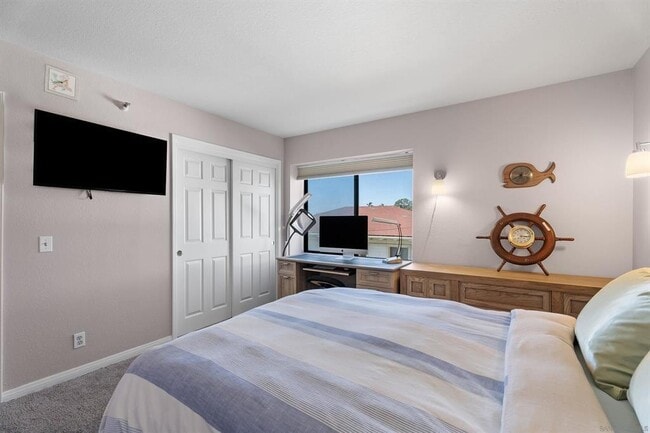 Building Photo - 230 W Laurel St