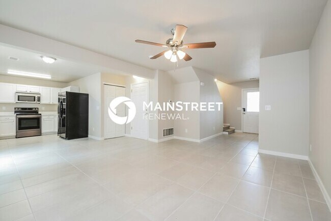 Foto del edificio - 4 Bedroom Pet-Friendly Home in Denver, CO with Main Street Renewal
