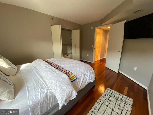 Foto del edificio - 2311 M St NW