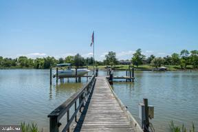 Foto del edificio - 204 Shipping Creek Dr