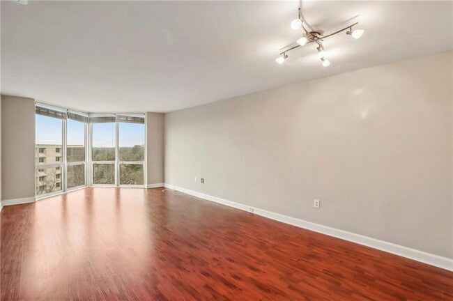 Building Photo - 2870 Pharr Ct S Northwest