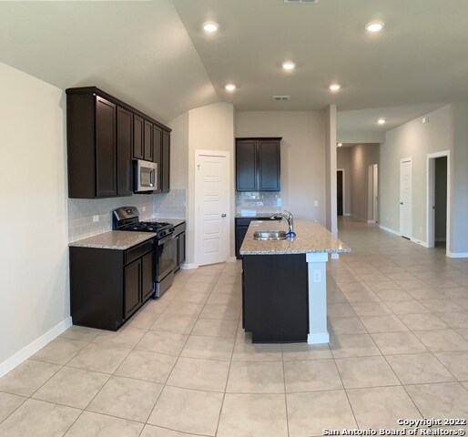 Building Photo - 5910 Akin Glen