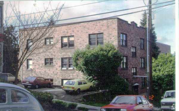 Building Photo - 411 E Republican