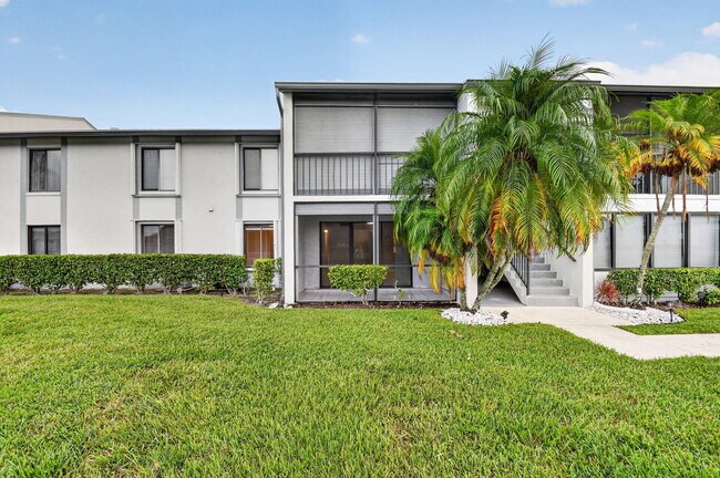 Building Photo - 1002 Green Pine Blvd