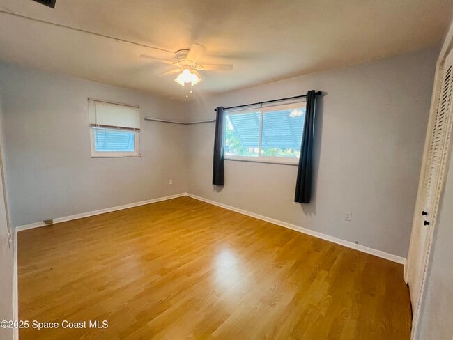 Foto del edificio - 150 Queensland Ave