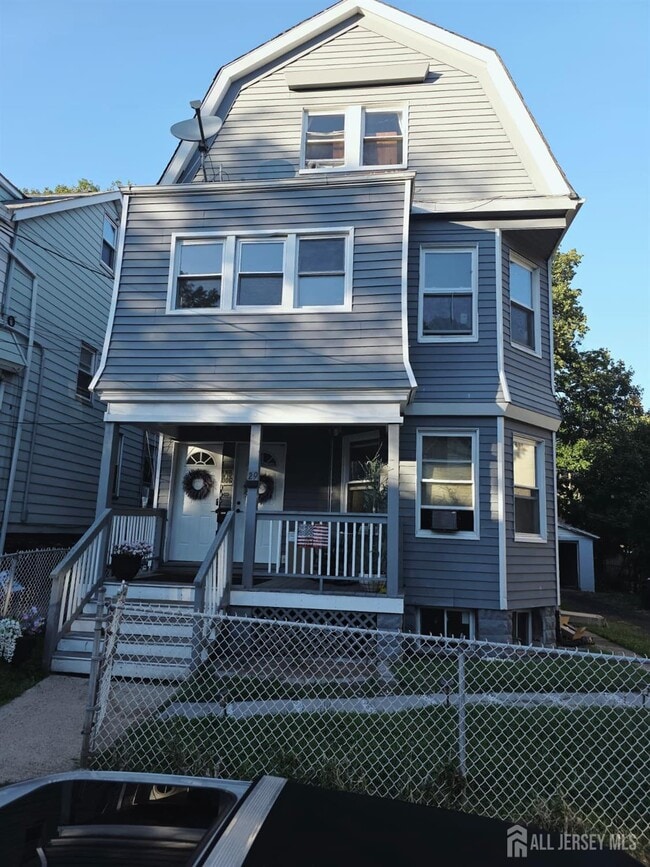 Building Photo - 29 Irving Ave