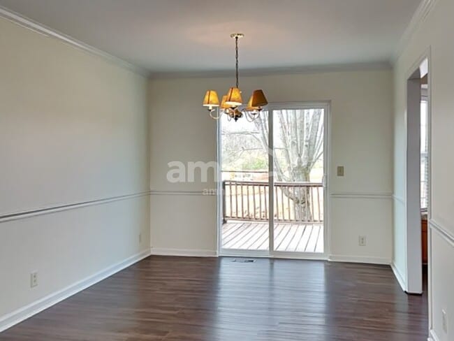 Building Photo - 6337 Willow Oak Dr