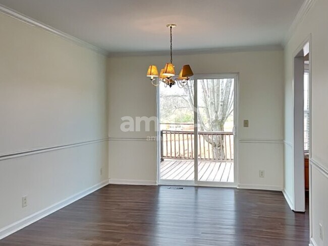Foto del edificio - 6337 Willow Oak Dr