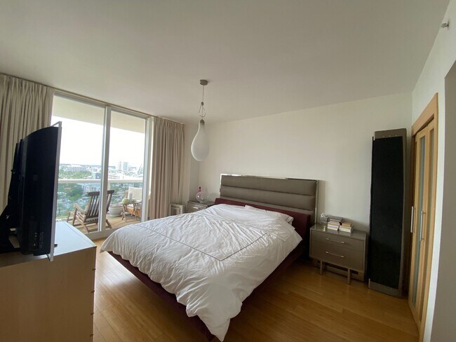 Foto del edificio - 9559 Collins Ave