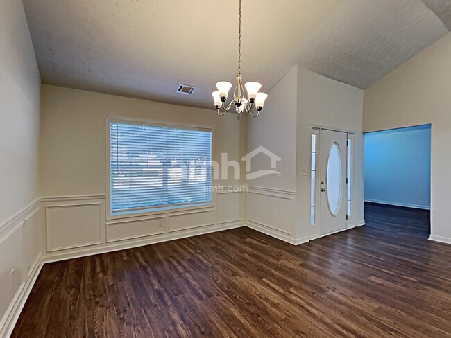 Foto del edificio - 643 Bartow Dr