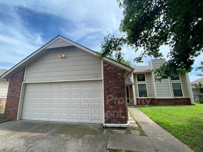 Foto del edificio - 712 West 119th Pl S