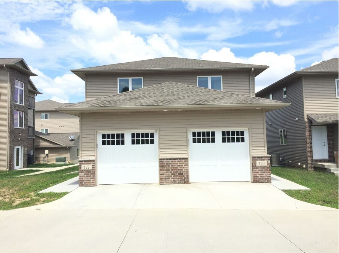 Primary Photo - 3 bedroom 3.5 bathroom for Rent!