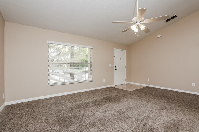 Building Photo - 914 Arbor Hill Cir