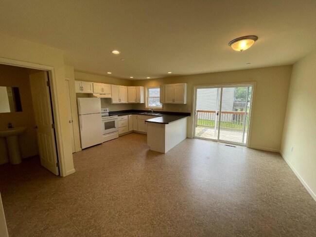 Building Photo - 908 Gregs Dr