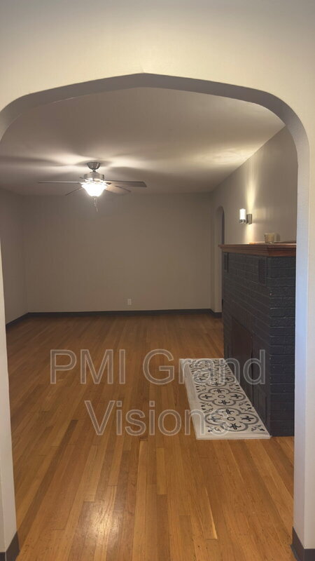 Foto del edificio - 1528 Division St