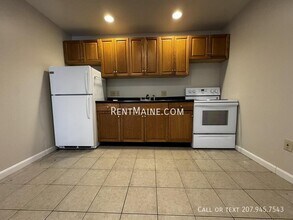 Building Photo - 46 Baker St