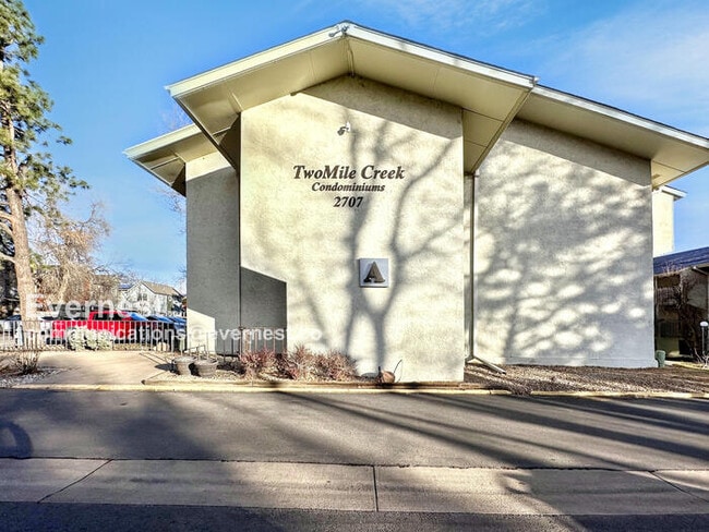 Building Photo - 2707 Valmont Rd