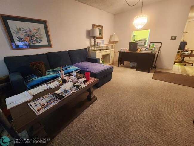 Foto del edificio - 5851 NW 62nd Ave