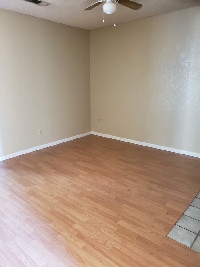 Foto del edificio - 210 Sorrell Dr