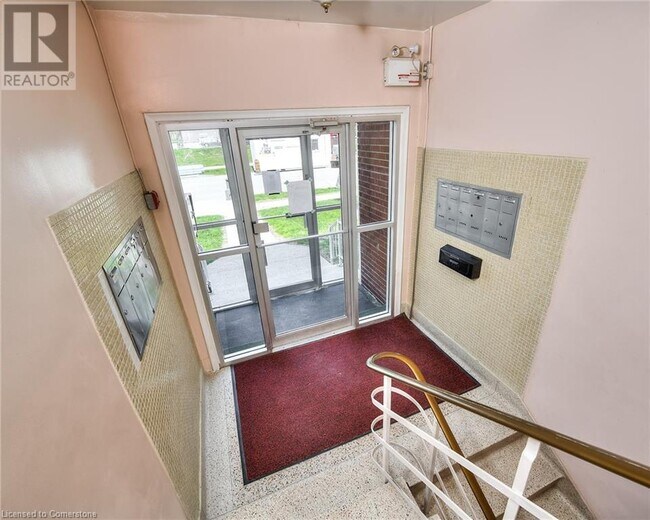 Building Photo - 357 Connaught St