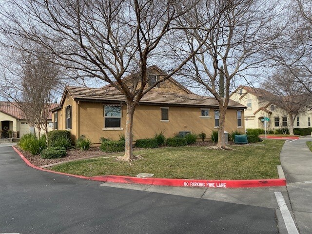 Parte trasera de la casa - 1000 Orleans Ct