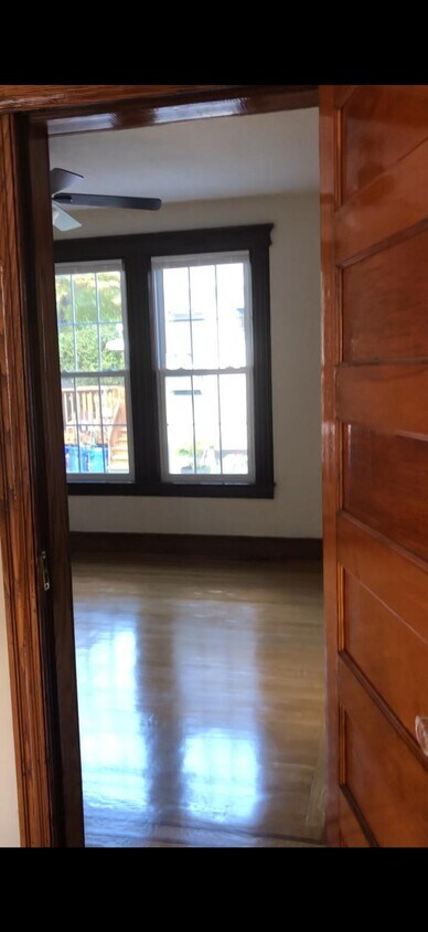 Foto del edificio - 119 Bremond St