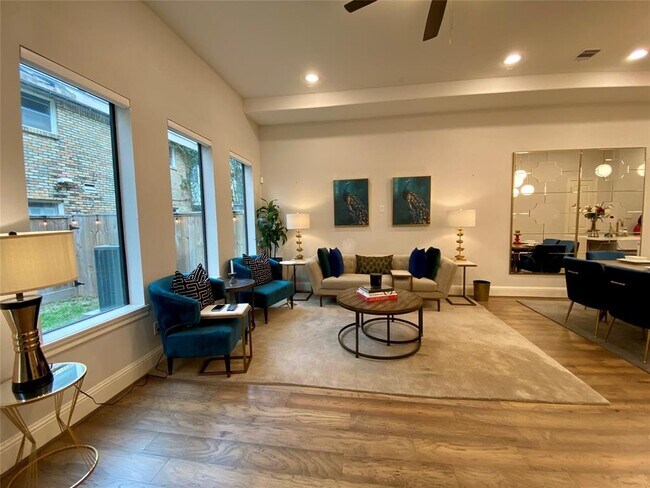 Foto del edificio - 4744 Aftonshire Dr