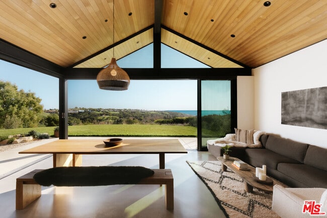 Foto del edificio - 5792 Calpine Dr