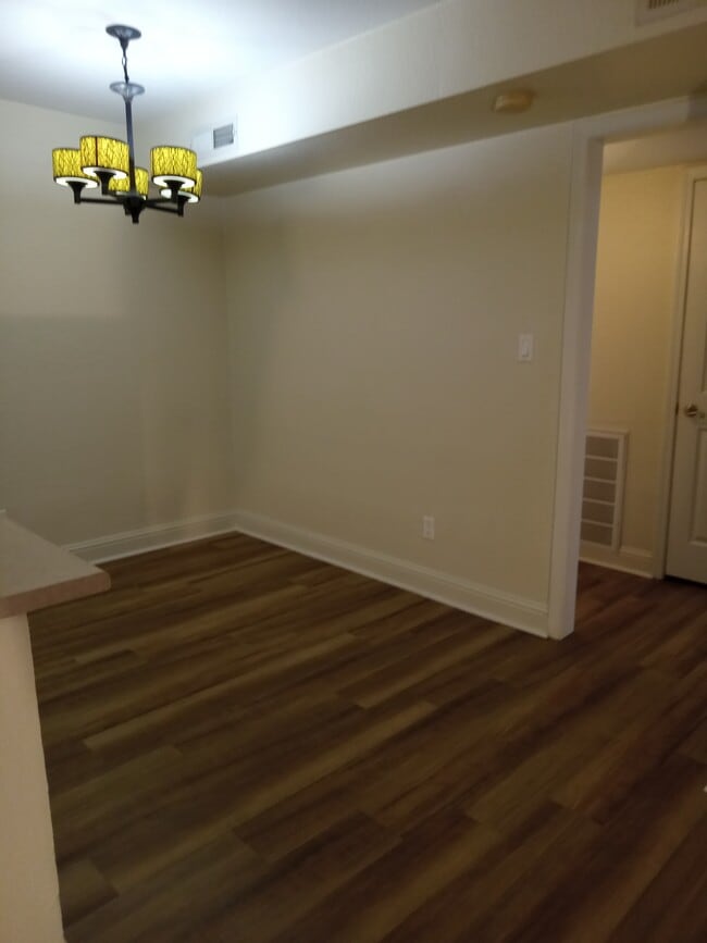 Building Photo - 2881 Huntington Blvd