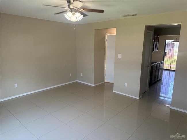 Building Photo - 11 South Dr