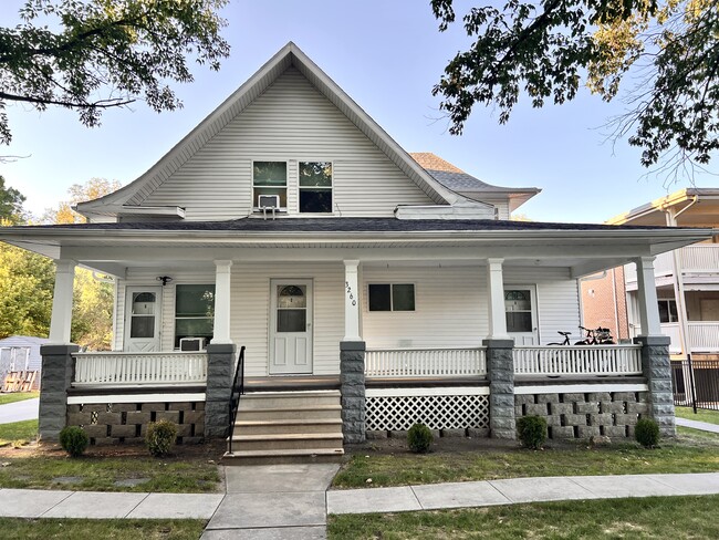 Building Photo - 3260 Starr St
