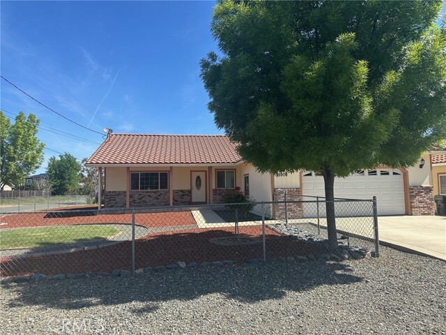 Foto principal - 15900 Young St