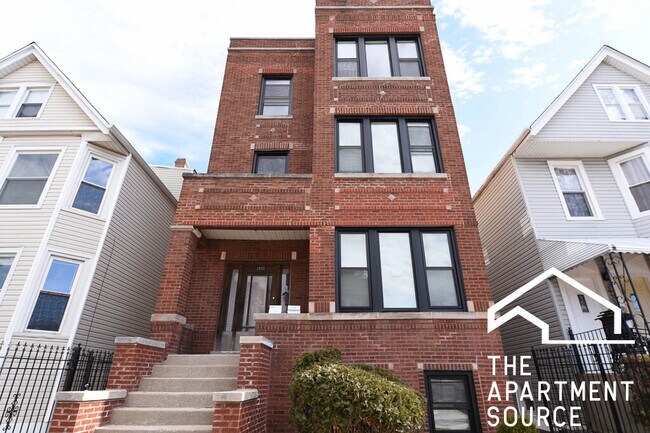 Building Photo - 2935 N Lawndale Ave