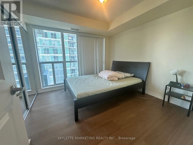 Building Photo - 50 Town Centre Court