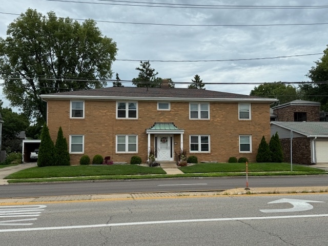 Full Front of Building - 1118 E Washington St