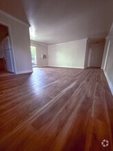 Building Photo - 625 Flores St