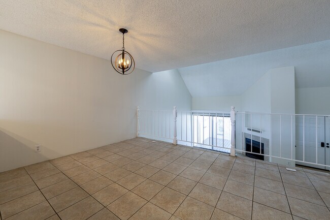 Foto del edificio - 5467 E Centralia St