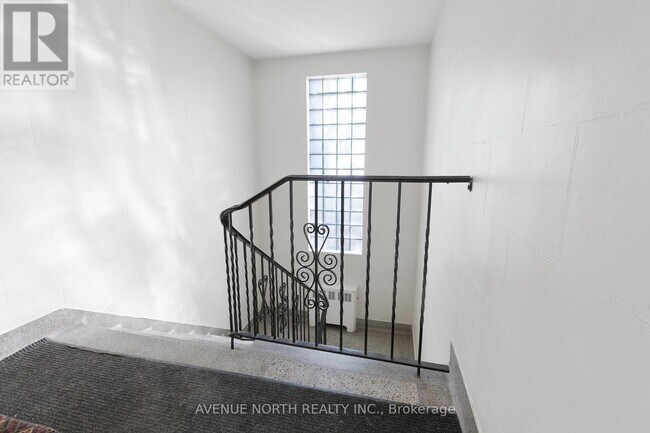 Building Photo - 149 Marquette Ave