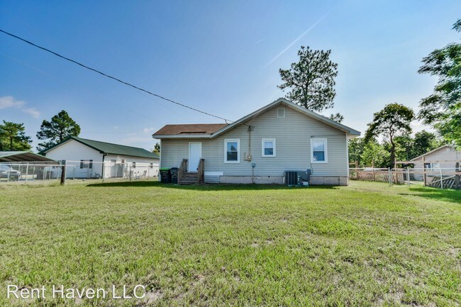 Building Photo - 3 br, 1.5 bath House - 348 Railroad Ave
