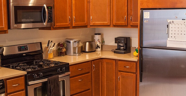 Photo - Southside Flats 4 Bedroom! Rooftop Deck! Central AC! Laundry Included! House